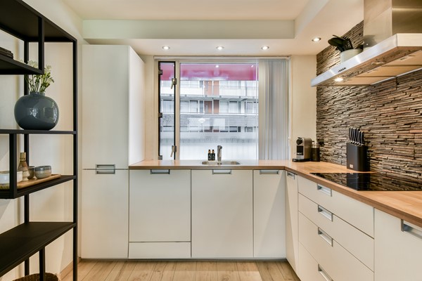 Medium property photo - Ladogameerhof 113, 1060 RE Amsterdam